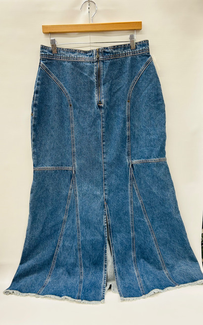 Vist Large View of Product Image Which is Used Unbranded Long Skirt 12-31