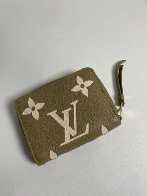 Vist Large View of Product Image Which is 5% Restock Fee
Authenticated by Entrupy