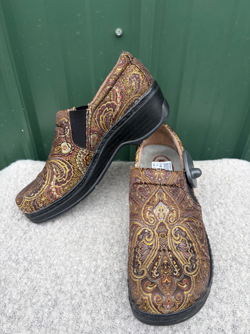 Vist Large View of Product Image Which is Used Klogs Usa Clogs 10
