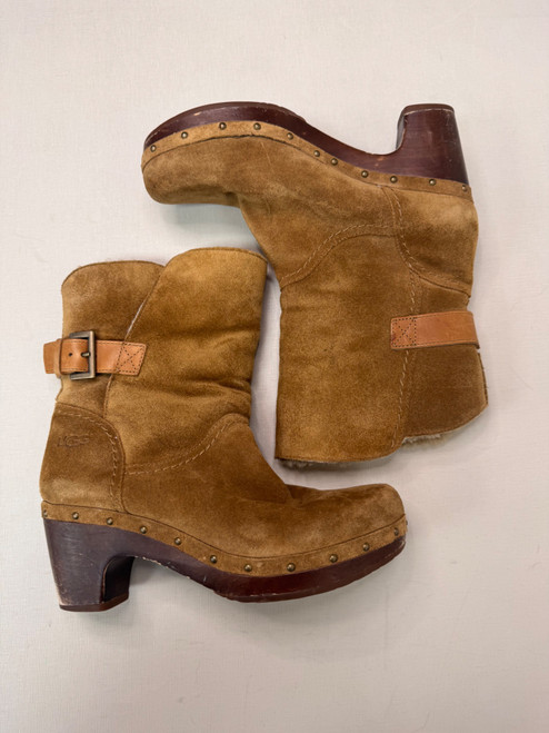 Vist Large View of Product Image Which is Used Ugg Australia Ankle Boots 8