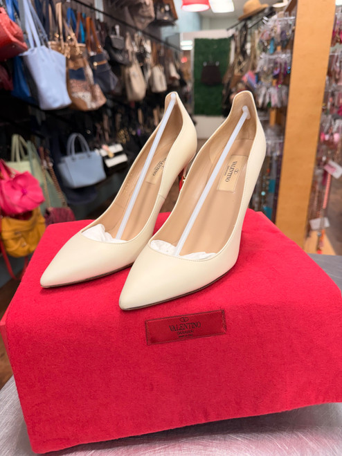 Vist Large View of Product Image Which is Used Valentino High Heels 7.5