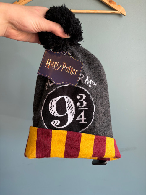 Vist Large View of Product Image Which is Used Unbranded Winter Hat L 12-14/31-32