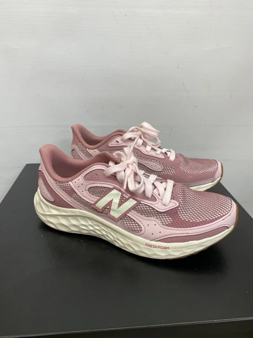 Vist Large View of Product Image Which is Used New Balance Performance Shoes 11