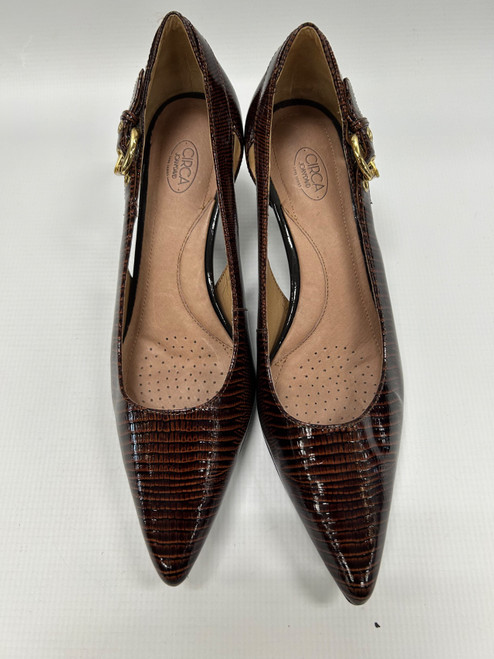 Vist Large View of Product Image Which is Used Circa Joan & David Low Heels 8