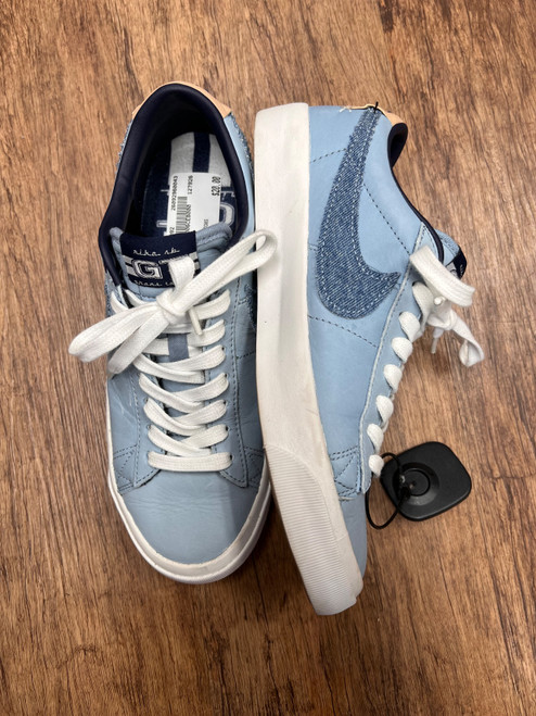 Vist Large View of Product Image Which is Used Nike Casual Shoes 7