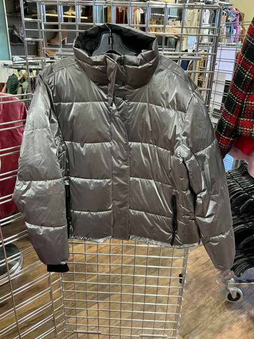 Vist Large View of Product Image Which is Used Lou & Grey Short Light Jacket M-8/10