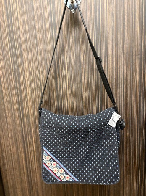 Vist Large View of Product Image Which is Used Vera Bradley Xlarge Handbag