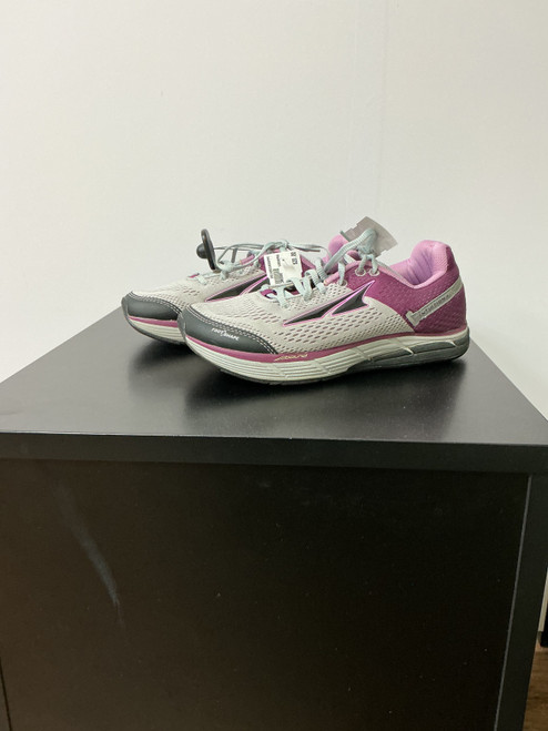 Vist Large View of Product Image Which is Used Altra Performance Shoes 7.5
