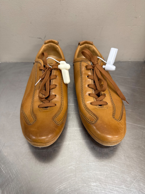 Vist Large View of Product Image Which is Used Brown Tod's Flats 5.5