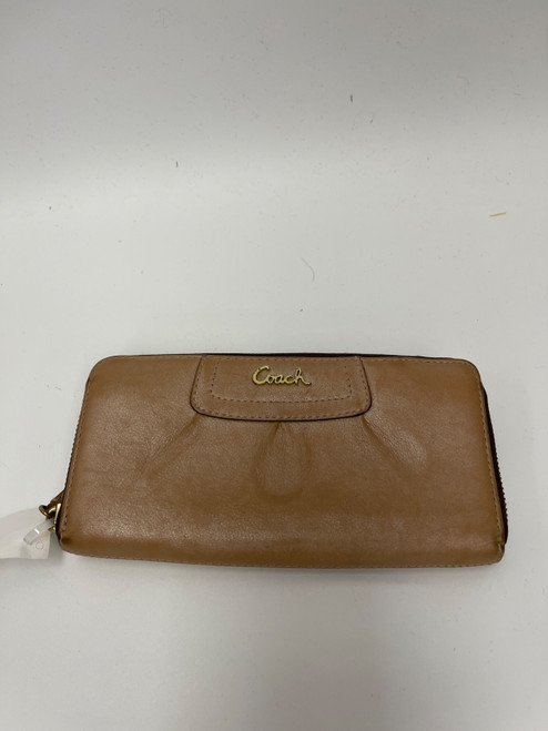 Vist Large View of Product Image Which is Used Coach Wallet