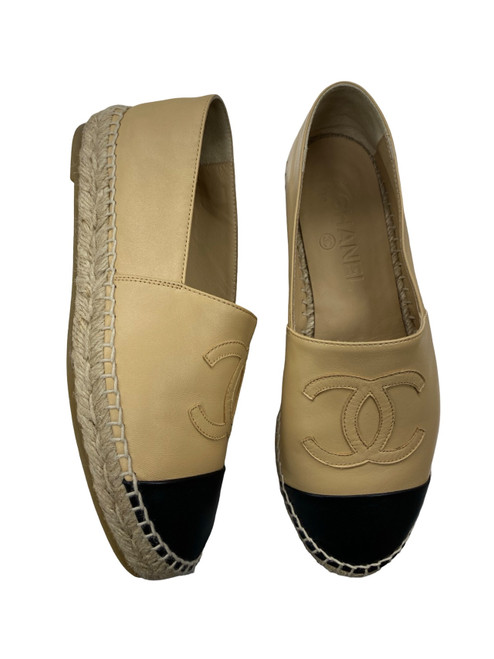 Vist Large View of Product Image Which is Used Chanel Flats 6.5