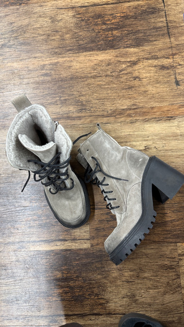 Vist Large View of Product Image Which is Used Vic Matie Ankle Boots 7