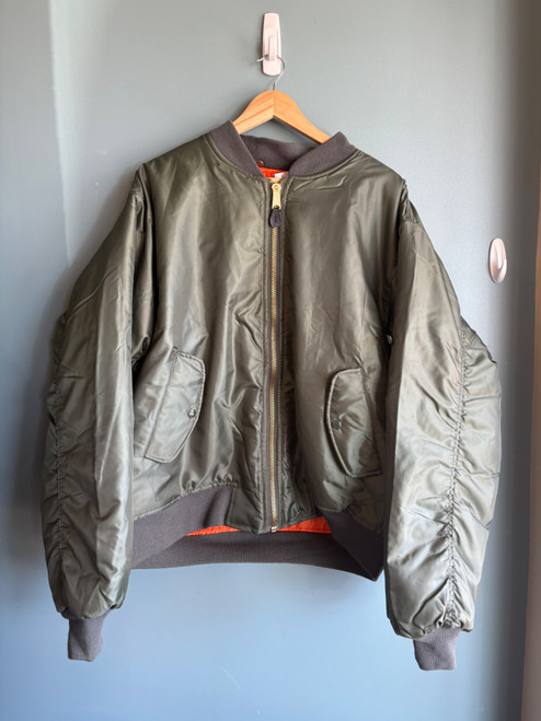 Vist Large View of Product Image Which is Used Unbranded Men's Short Heavy Coat L