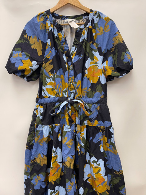Vist Large View of Product Image Which is Used Free Assembly Long Dress F L-12/14