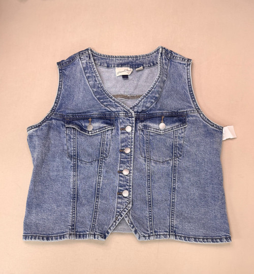 Vist Large View of Product Image Which is Used Universal Threads Lightweight Vest L-12/14