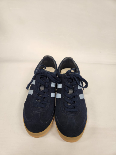 Vist Large View of Product Image Which is Used Gola Casual Shoes 7.5