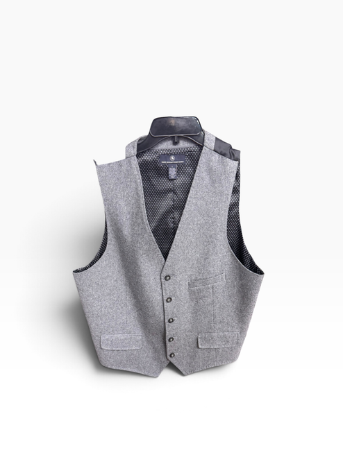 Vist Large View of Product Image Which is Used Hart Schaffner Marx Men's Lightweight Vest L