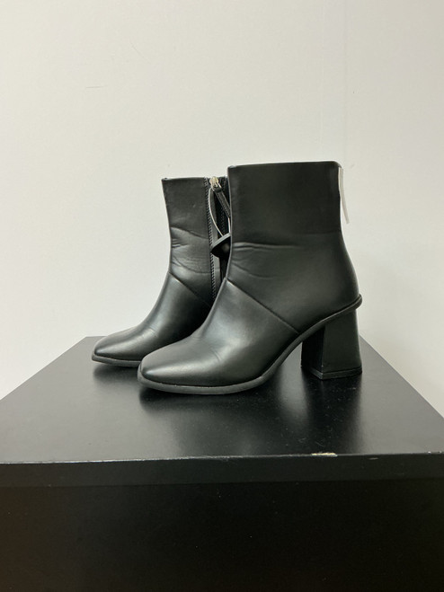 Vist Large View of Product Image Which is Used Time And Tru Ankle Boots 7