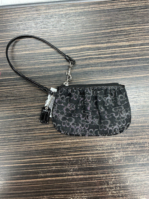 Vist Large View of Product Image Which is Used Coach Wallet
