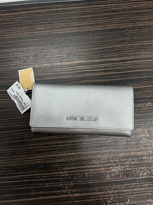 Vist Large View of Product Image Which is Used Michael Michael Kors Wallet