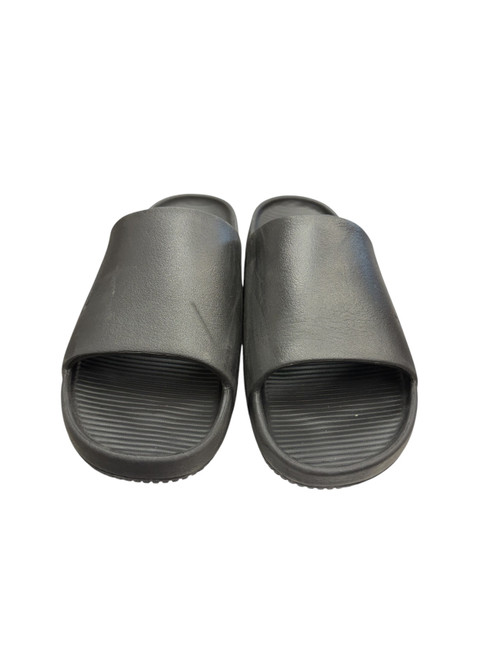 Vist Large View of Product Image Which is Used Nike Flats 6