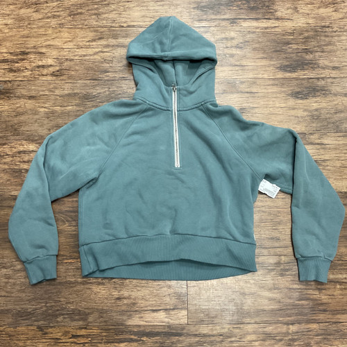 Vist Large View of Product Image Which is Used Vuori Sweatshirt S-4/6