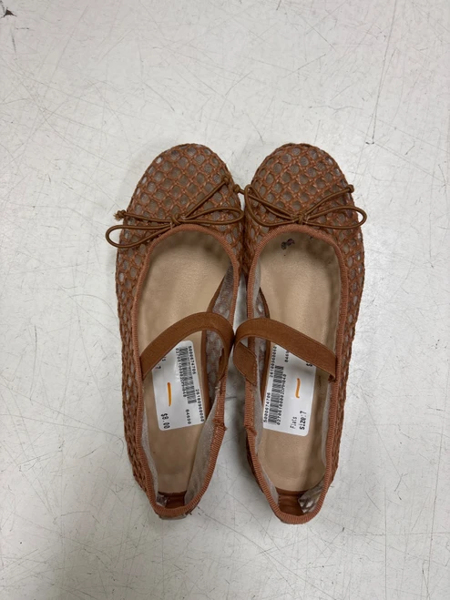 Vist Large View of Product Image Which is Used Unbranded Flats 7