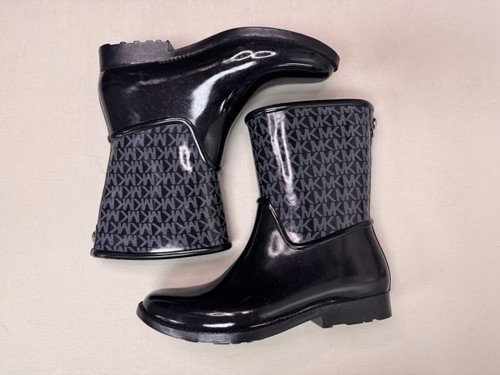 Vist Large View of Product Image Which is Used Michael Michael Kors Ankle Boots 8