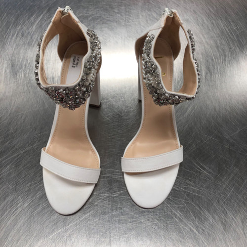 Vist Large View of Product Image Which is Used Unbranded High Heels 8.5