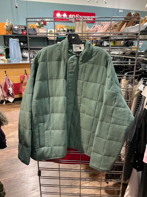Vist Large View of Product Image Which is Used Torrid Short Light Jacket XS-0/2