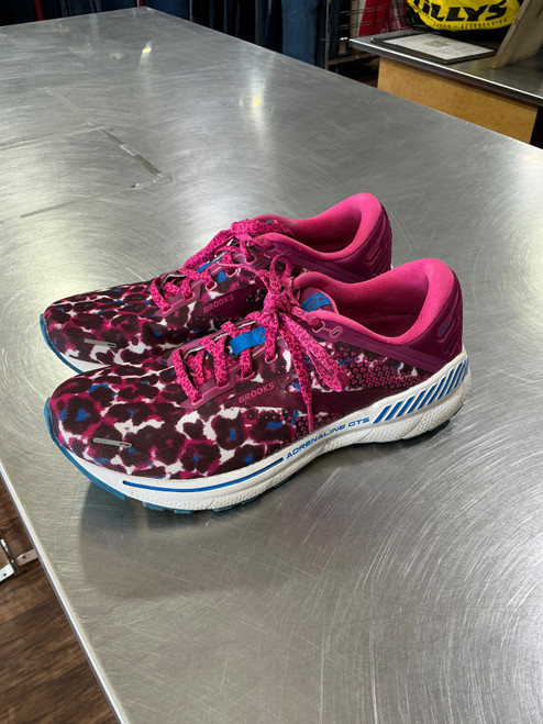 Vist Large View of Product Image Which is Used Brooks Performance Shoes 10