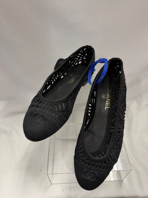 Vist Large View of Product Image Which is Used Chanel Flats 11