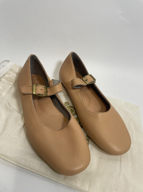 Vist Large View of Product Image Which is Used ELF Flats 6