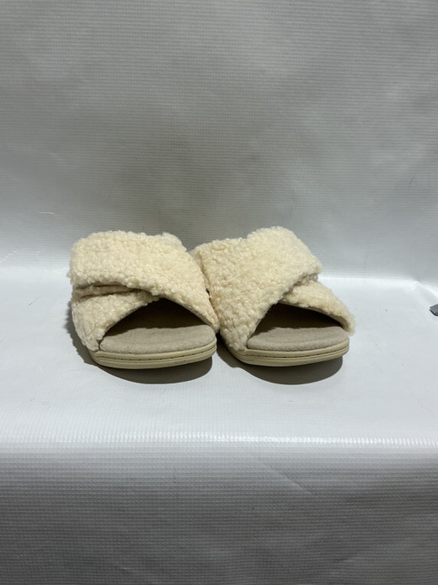 Vist Large View of Product Image Which is Used Vionic Clogs 8