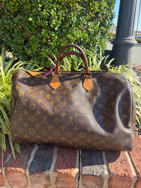Vist Large View of Product Image Which is Used Louis Vuitton Large Leather Handbag