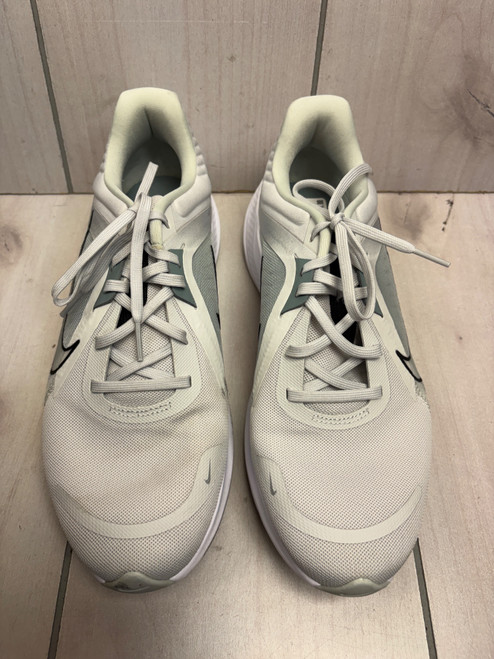 Vist Large View of Product Image Which is Used Nike Mens Athletic Shoes 11.5