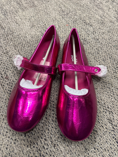 Vist Large View of Product Image Which is Used Unbranded Flats 9