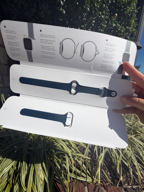 Vist Large View of Product Image Which is Used Apple Watch Band
