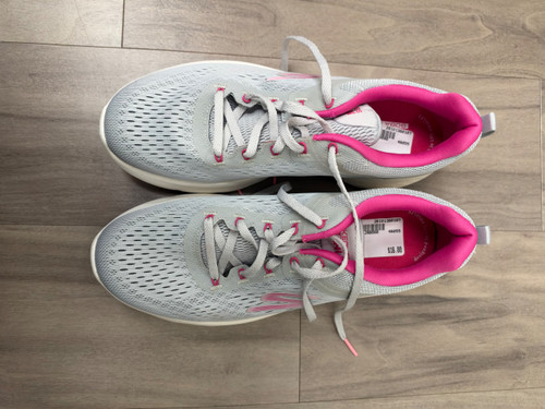 Vist Large View of Product Image Which is Used Skechers Casual Shoes 9.5
