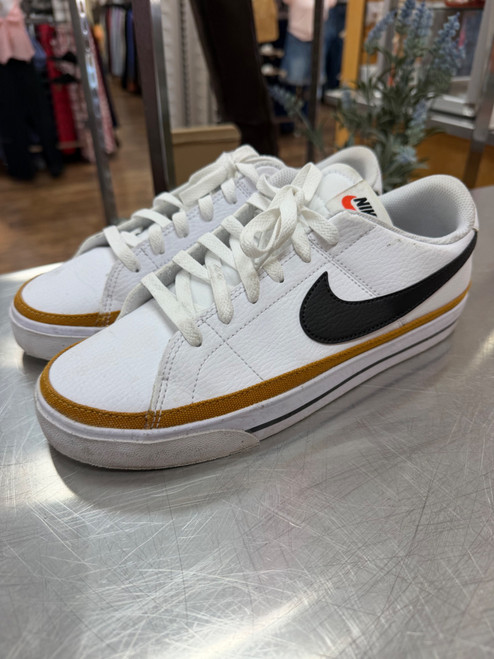 Vist Large View of Product Image Which is Used Nike Casual Shoes 8.5