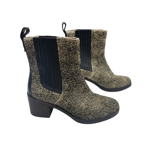 Vist Large View of Product Image Which is Used Ugg Australia Ankle Boots 9.5