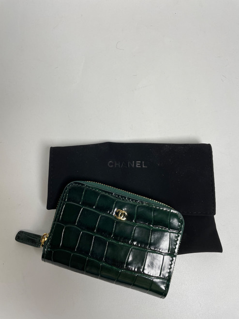Vist Large View of Product Image Which is Used Chanel Zippy Wallet 