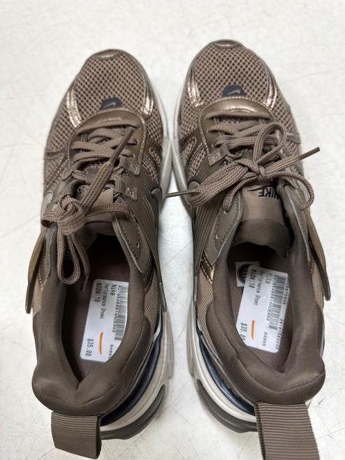 Vist Large View of Product Image Which is Used Nike Performance Shoes 10