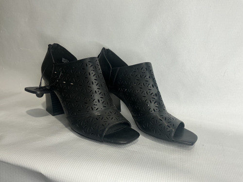 Vist Large View of Product Image Which is Used Andrew Gellar Low Heels 9