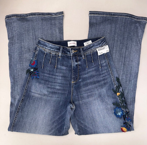 Vist Large View of Product Image Which is Used Driftwood Denim 6-28
