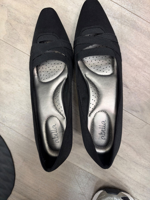 Vist Large View of Product Image Which is Used Unbranded Low Heels 6