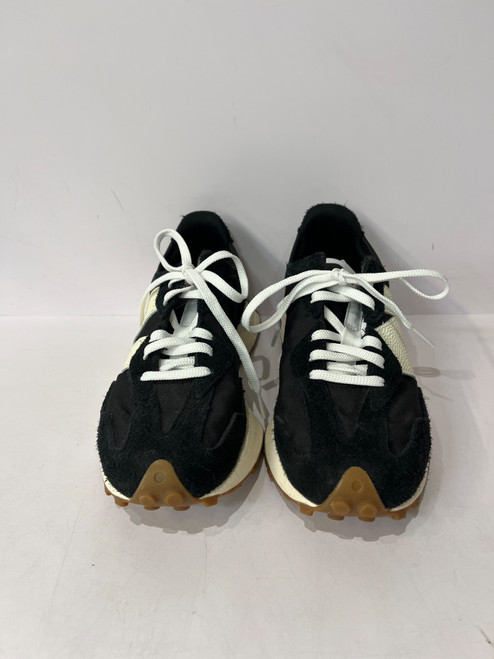 Vist Large View of Product Image Which is Used New Balance Performance Shoes 8
