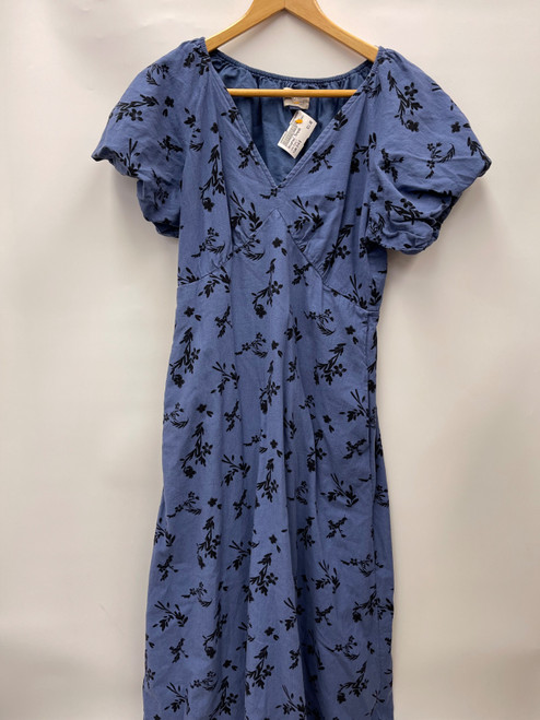Vist Large View of Product Image Which is Used Universal Threads Long Dress F S-4/6