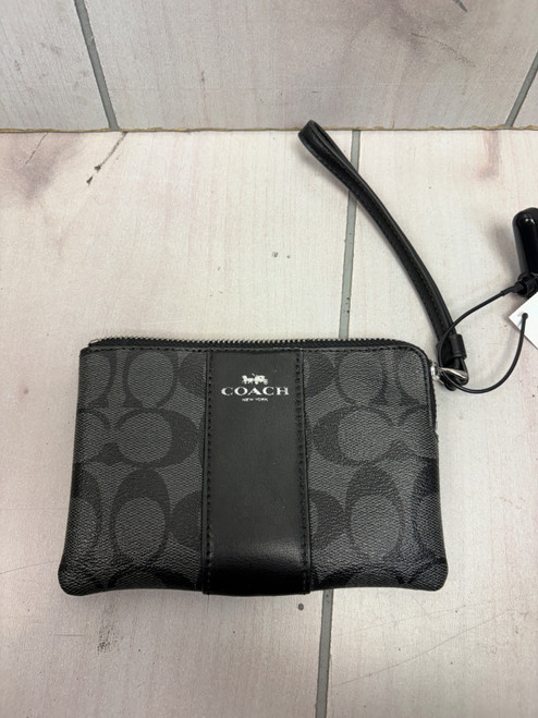 Vist Large View of Product Image Which is Used Coach Leather Wristlet