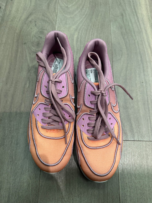 Vist Large View of Product Image Which is Used Nike Performance Shoes 7